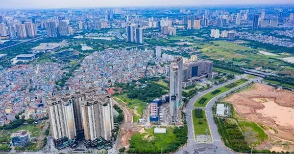 Giá nhà đất ‘đua nhau’ tăng, người mua lãnh đủ